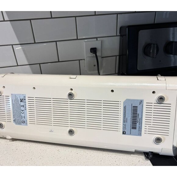 Cricut Expression (CREX001) White Size 22.5"x9.5"x7.5" - Picture 13 of 16